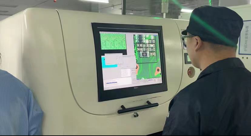 pcba代工_SMT贴片工艺流程(图2) AOI检测仪.jpg