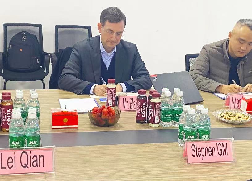 安徽smt贴片厂_热烈欢迎客户来厂参观:精诚立世,和合共赢(图1) 客户代表图.jpg