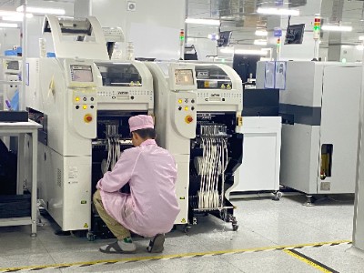 哪些工序可以决定SMT贴片质量?(图1) 管理smt贴片机.jpg