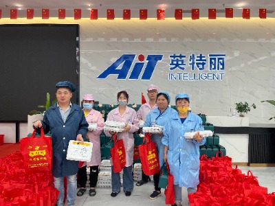 万家团圆迎中秋,四海欢腾庆国庆丨十大正规买球为员工送祝福(图3) 员工合影.jpg